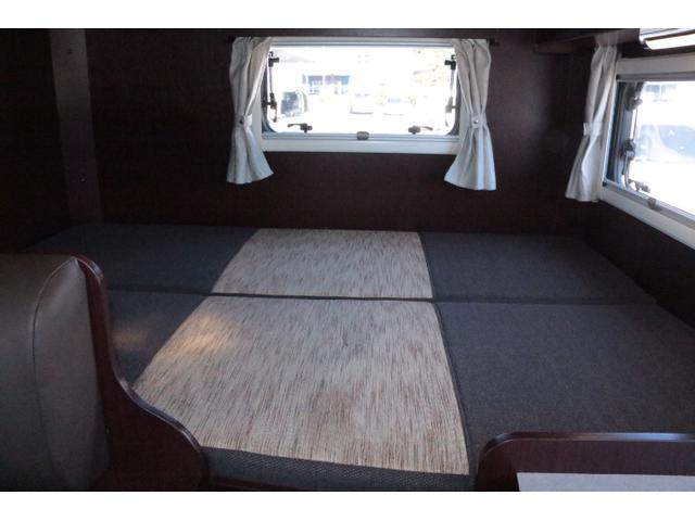 カムロード ナッツRVクレソンボヤージュエボライト トリプルサブバッテリー 家庭用エアコン 走行充電 FFヒーター 1500Wインバーター コンバーター 外部電源 ルーフベント ソーラーパネル1枚 冷蔵庫 電子レンジ 19インチテレビ サイドオーニング(29枚目)