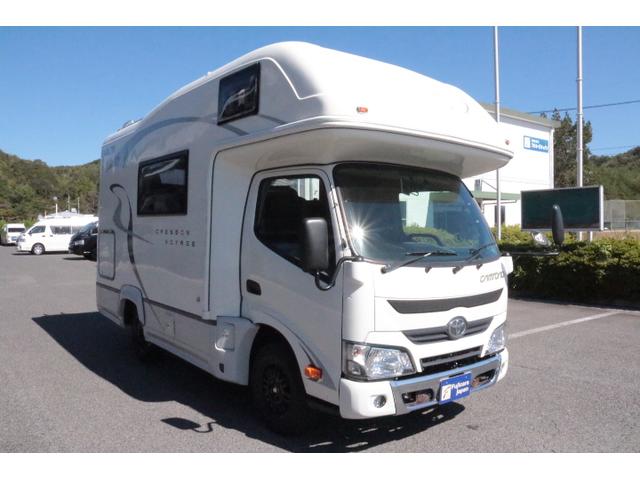 カムロード ナッツRVクレソンボヤージュエボライト トリプルサブバッテリー 家庭用エアコン 走行充電 FFヒーター 1500Wインバーター コンバーター 外部電源 ルーフベント ソーラーパネル1枚 冷蔵庫 電子レンジ 19インチテレビ サイドオーニング(50枚目)