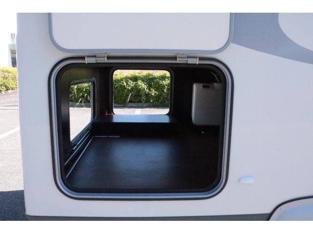 カムロード ナッツRVクレソンボヤージュエボライト トリプルサブバッテリー 家庭用エアコン 走行充電 FFヒーター 1500Wインバーター コンバーター 外部電源 ルーフベント ソーラーパネル1枚 冷蔵庫 電子レンジ 19インチテレビ サイドオーニング(53枚目)