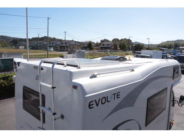 カムロード ナッツRVクレソンボヤージュエボライト トリプルサブバッテリー 家庭用エアコン 走行充電 FFヒーター 1500Wインバーター コンバーター 外部電源 ルーフベント ソーラーパネル1枚 冷蔵庫 電子レンジ 19インチテレビ サイドオーニング(58枚目)