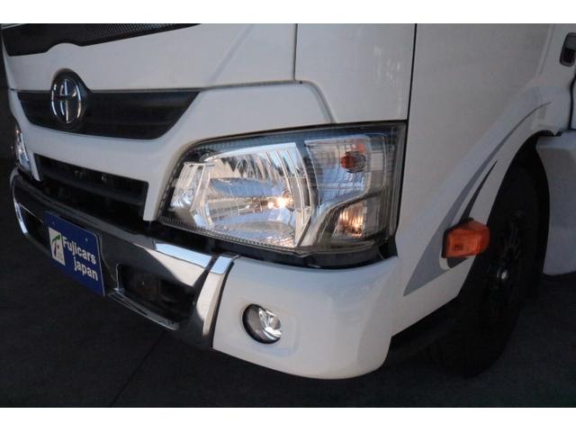 カムロード ナッツRVクレソンボヤージュエボライト トリプルサブバッテリー 家庭用エアコン 走行充電 FFヒーター 1500Wインバーター コンバーター 外部電源 ルーフベント ソーラーパネル1枚 冷蔵庫 電子レンジ 19インチテレビ サイドオーニング(60枚目)