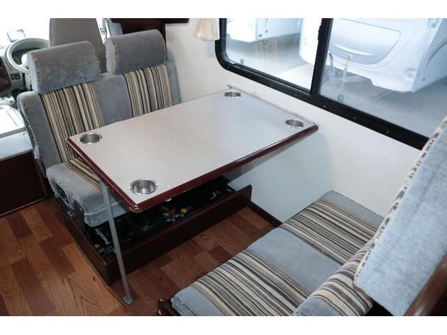 カムロード ナッツＲＶ　クレソンボーダーエディション　ツインサブバッテリー　走行充電　インバーター　コンバーター　外部電源　ルーフベント　ソーラーパネル１枚　冷蔵庫　ＦＦヒーター　サイドオーニング　コーナーセンサー　メモリーカーナビ　ＥＴＣ１．０（14枚目）