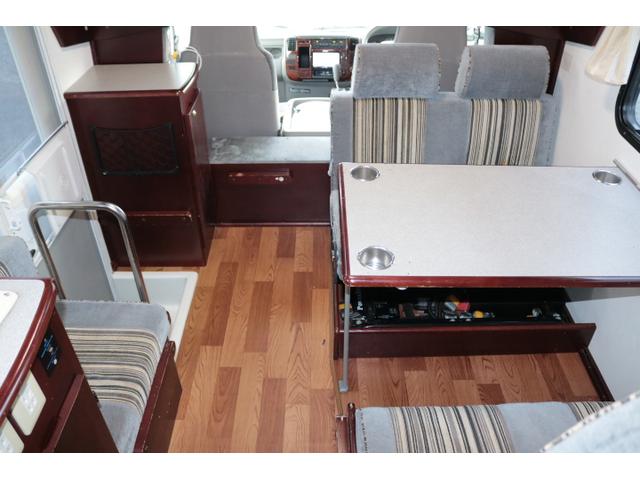 カムロード ナッツＲＶ　クレソンボーダーエディション　ツインサブバッテリー　走行充電　インバーター　コンバーター　外部電源　ルーフベント　ソーラーパネル１枚　冷蔵庫　ＦＦヒーター　サイドオーニング　コーナーセンサー　メモリーカーナビ　ＥＴＣ１．０（15枚目）