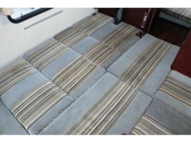 カムロード ナッツＲＶ　クレソンボーダーエディション　ツインサブバッテリー　走行充電　インバーター　コンバーター　外部電源　ルーフベント　ソーラーパネル１枚　冷蔵庫　ＦＦヒーター　サイドオーニング　コーナーセンサー　メモリーカーナビ　ＥＴＣ１．０（17枚目）