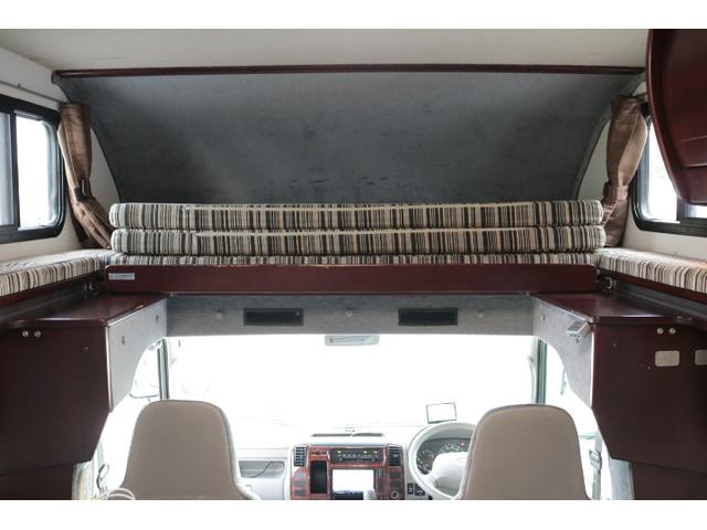 カムロード ナッツＲＶ　クレソンボーダーエディション　ツインサブバッテリー　走行充電　インバーター　コンバーター　外部電源　ルーフベント　ソーラーパネル１枚　冷蔵庫　ＦＦヒーター　サイドオーニング　コーナーセンサー　メモリーカーナビ　ＥＴＣ１．０（24枚目）