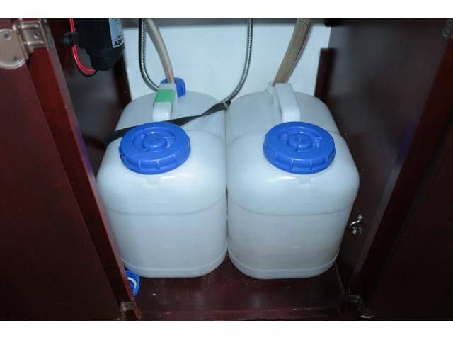 カムロード ナッツＲＶ　クレソンボーダーエディション　ツインサブバッテリー　走行充電　インバーター　コンバーター　外部電源　ルーフベント　ソーラーパネル１枚　冷蔵庫　ＦＦヒーター　サイドオーニング　コーナーセンサー　メモリーカーナビ　ＥＴＣ１．０（32枚目）