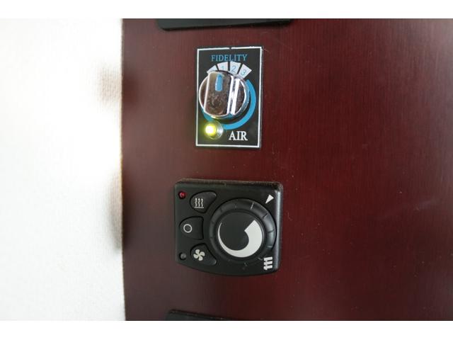 カムロード ナッツＲＶ　クレソンボーダーエディション　ツインサブバッテリー　走行充電　インバーター　コンバーター　外部電源　ルーフベント　ソーラーパネル１枚　冷蔵庫　ＦＦヒーター　サイドオーニング　コーナーセンサー　メモリーカーナビ　ＥＴＣ１．０（38枚目）