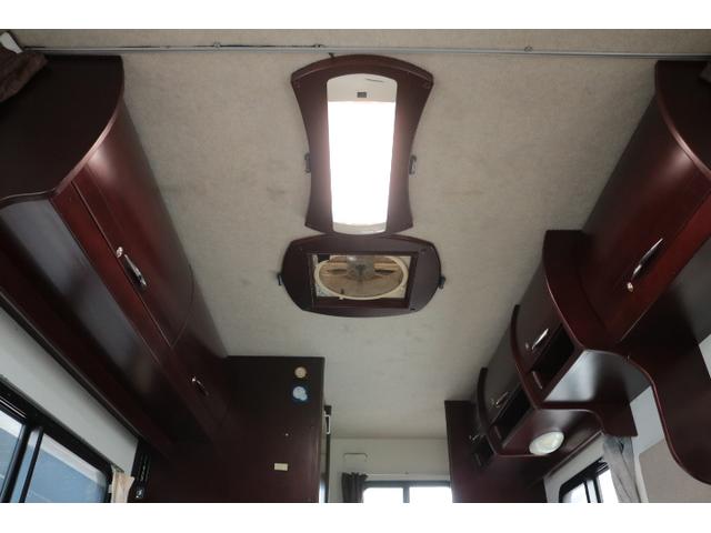 カムロード ナッツＲＶ　クレソンボーダーエディション　ツインサブバッテリー　走行充電　インバーター　コンバーター　外部電源　ルーフベント　ソーラーパネル１枚　冷蔵庫　ＦＦヒーター　サイドオーニング　コーナーセンサー　メモリーカーナビ　ＥＴＣ１．０（39枚目）