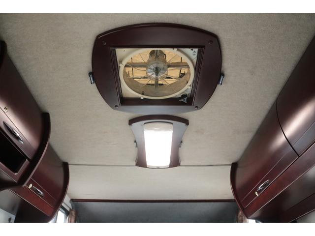 カムロード ナッツＲＶ　クレソンボーダーエディション　ツインサブバッテリー　走行充電　インバーター　コンバーター　外部電源　ルーフベント　ソーラーパネル１枚　冷蔵庫　ＦＦヒーター　サイドオーニング　コーナーセンサー　メモリーカーナビ　ＥＴＣ１．０（40枚目）