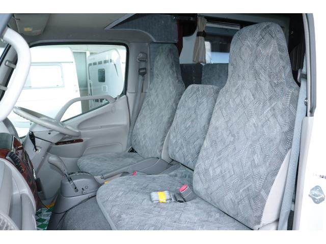 カムロード ナッツＲＶ　クレソンボーダーエディション　ツインサブバッテリー　走行充電　インバーター　コンバーター　外部電源　ルーフベント　ソーラーパネル１枚　冷蔵庫　ＦＦヒーター　サイドオーニング　コーナーセンサー　メモリーカーナビ　ＥＴＣ１．０（51枚目）