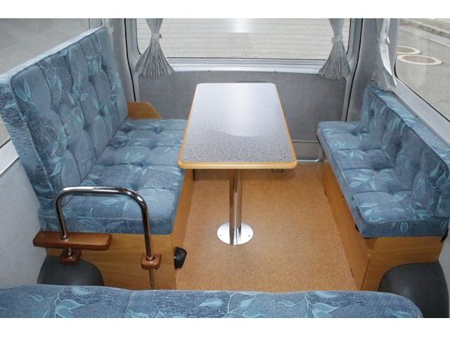 ハイエースバン ビークル　オプト　ツインサブバッテリー　走行充電　コンバーター　外部電源　冷蔵庫　シンク　ＦＦヒーター　リアスピーカー　メモリーカーナビ　ＥＴＣ１．０　バックカメラ　純正キーレス（7枚目）