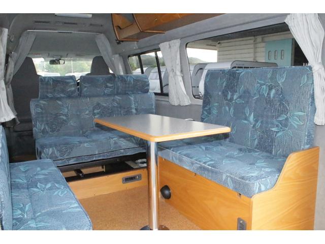 ハイエースバン ビークル　オプト　ツインサブバッテリー　走行充電　コンバーター　外部電源　冷蔵庫　シンク　ＦＦヒーター　リアスピーカー　メモリーカーナビ　ＥＴＣ１．０　バックカメラ　純正キーレス（8枚目）