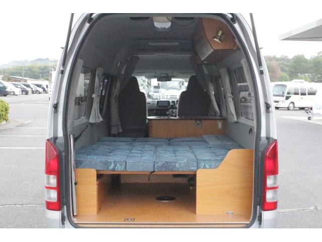 ハイエースバン ビークル　オプト　ツインサブバッテリー　走行充電　コンバーター　外部電源　冷蔵庫　シンク　ＦＦヒーター　リアスピーカー　メモリーカーナビ　ＥＴＣ１．０　バックカメラ　純正キーレス（16枚目）