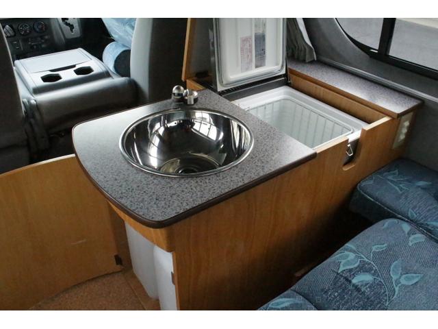 ハイエースバン ビークル　オプト　ツインサブバッテリー　走行充電　コンバーター　外部電源　冷蔵庫　シンク　ＦＦヒーター　リアスピーカー　メモリーカーナビ　ＥＴＣ１．０　バックカメラ　純正キーレス（25枚目）