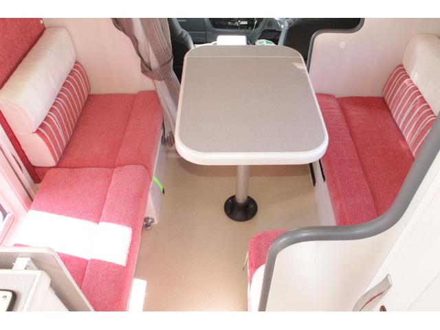 バネットトラック ナッツＲＶ　マッシュタイプＸ　ツインサブバッテリー　走行充電　コンバーター　インバーター　ルーフベント　ソーラーパネル　冷蔵庫　電子レンジ　ＦＦヒーター　ポータブルカーナビ　ＥＴＣ（8枚目）