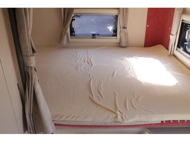 バネットトラック ナッツＲＶ　マッシュタイプＸ　ツインサブバッテリー　走行充電　コンバーター　インバーター　ルーフベント　ソーラーパネル　冷蔵庫　電子レンジ　ＦＦヒーター　ポータブルカーナビ　ＥＴＣ（9枚目）