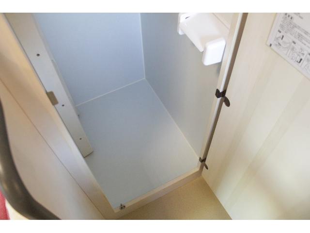 バネットトラック ナッツＲＶ　マッシュタイプＸ　ツインサブバッテリー　走行充電　コンバーター　インバーター　ルーフベント　ソーラーパネル　冷蔵庫　電子レンジ　ＦＦヒーター　ポータブルカーナビ　ＥＴＣ（15枚目）