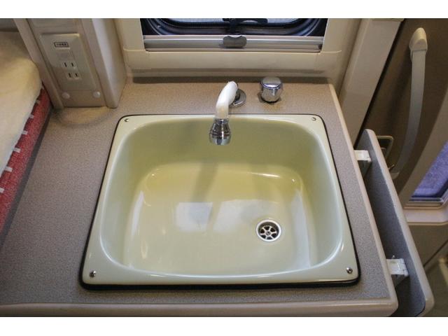 バネットトラック ナッツＲＶ　マッシュタイプＸ　ツインサブバッテリー　走行充電　コンバーター　インバーター　ルーフベント　ソーラーパネル　冷蔵庫　電子レンジ　ＦＦヒーター　ポータブルカーナビ　ＥＴＣ（18枚目）