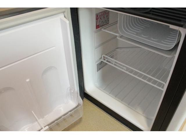 バネットトラック ナッツＲＶ　マッシュタイプＸ　ツインサブバッテリー　走行充電　コンバーター　インバーター　ルーフベント　ソーラーパネル　冷蔵庫　電子レンジ　ＦＦヒーター　ポータブルカーナビ　ＥＴＣ（19枚目）