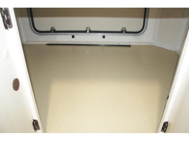 バネットトラック ナッツＲＶ　マッシュタイプＸ　ツインサブバッテリー　走行充電　コンバーター　インバーター　ルーフベント　ソーラーパネル　冷蔵庫　電子レンジ　ＦＦヒーター　ポータブルカーナビ　ＥＴＣ（22枚目）