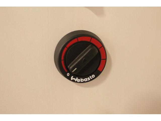 バネットトラック ナッツＲＶ　マッシュタイプＸ　ツインサブバッテリー　走行充電　コンバーター　インバーター　ルーフベント　ソーラーパネル　冷蔵庫　電子レンジ　ＦＦヒーター　ポータブルカーナビ　ＥＴＣ（27枚目）