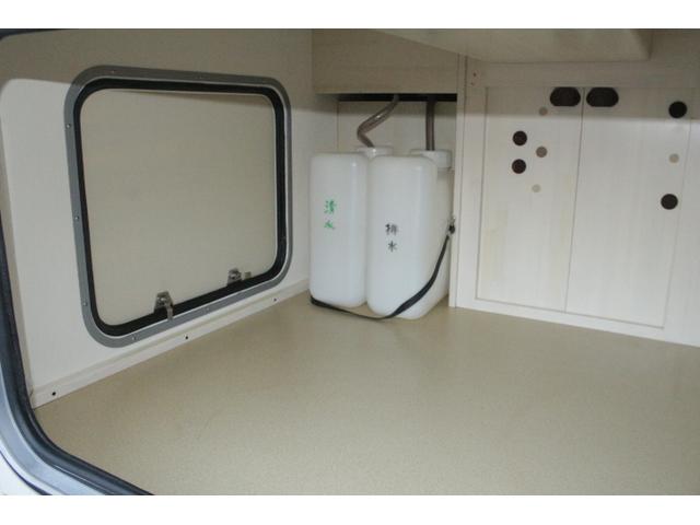 バネットトラック ナッツＲＶ　マッシュタイプＸ　ツインサブバッテリー　走行充電　コンバーター　インバーター　ルーフベント　ソーラーパネル　冷蔵庫　電子レンジ　ＦＦヒーター　ポータブルカーナビ　ＥＴＣ（56枚目）