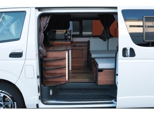 ハイエースバン ＦＯＣＳ　ＤＳコンパクト　ワンオーナー　ディーゼル　４ＷＤ　ツインサブバッテリー　ＦＦヒーター　走行充電　４５０Ｗインバーター　外部電源　冷蔵庫　ソーラーパネル１枚　電子レンジ（4枚目）