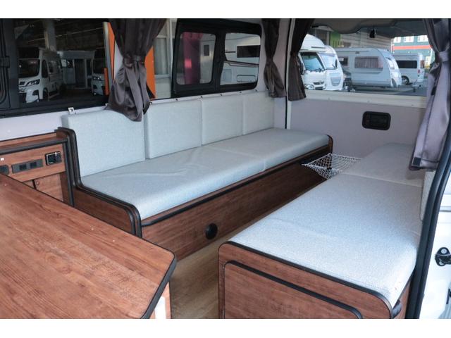 ハイエースバン ＦＯＣＳ　ＤＳコンパクト　ワンオーナー　ディーゼル　４ＷＤ　ツインサブバッテリー　ＦＦヒーター　走行充電　４５０Ｗインバーター　外部電源　冷蔵庫　ソーラーパネル１枚　電子レンジ（5枚目）