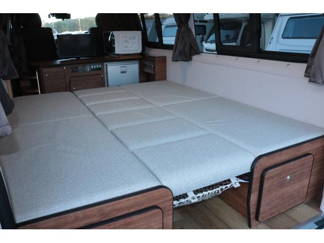 ハイエースバン ＦＯＣＳ　ＤＳコンパクト　ワンオーナー　ディーゼル　４ＷＤ　ツインサブバッテリー　ＦＦヒーター　走行充電　４５０Ｗインバーター　外部電源　冷蔵庫　ソーラーパネル１枚　電子レンジ（12枚目）