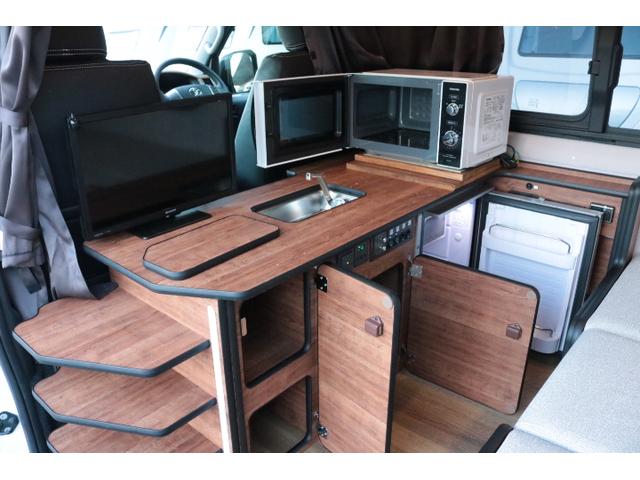 ハイエースバン ＦＯＣＳ　ＤＳコンパクト　ワンオーナー　ディーゼル　４ＷＤ　ツインサブバッテリー　ＦＦヒーター　走行充電　４５０Ｗインバーター　外部電源　冷蔵庫　ソーラーパネル１枚　電子レンジ（22枚目）
