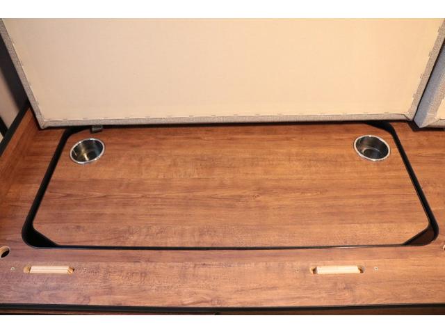 ハイエースバン ＦＯＣＳ　ＤＳコンパクト　ワンオーナー　ディーゼル　４ＷＤ　ツインサブバッテリー　ＦＦヒーター　走行充電　４５０Ｗインバーター　外部電源　冷蔵庫　ソーラーパネル１枚　電子レンジ（31枚目）