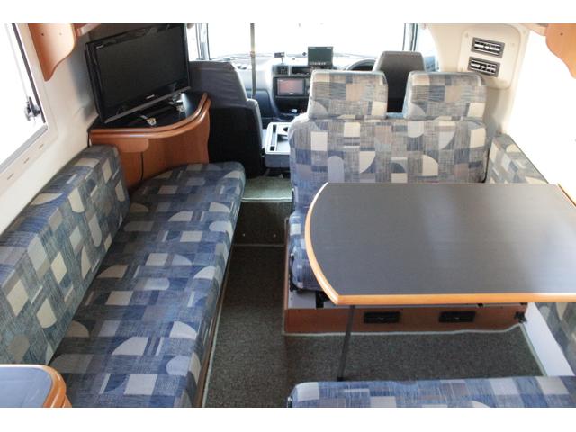 バネットトラック グローバル　アスリート　ツインサブバッテリー　走行充電　１５００Ｗインバーター　外部電源　ルーフベント　冷蔵庫　電子レンジ　１９インチテレビ　メモリーカーナビ（11枚目）