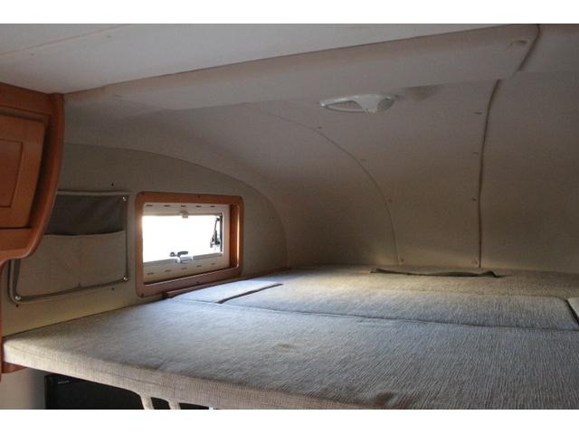 バネットトラック グローバル　アスリート　ツインサブバッテリー　走行充電　１５００Ｗインバーター　外部電源　ルーフベント　冷蔵庫　電子レンジ　１９インチテレビ　メモリーカーナビ（17枚目）