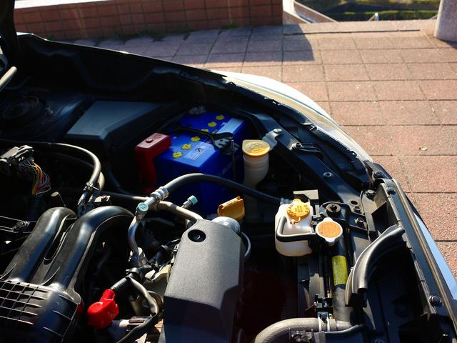 インプレッサスポーツ １．６ｉ　水平対向ツインカム　５速マニュアル　Ｃ型モデル　ＡＷＤ　ＶＤＣ　ヒルスタートアシスト　フルオートエアコン　インフォメーションメーター　ＥＴＣ　ＨＩＤヘッドランプ　リモコンキー２個　禁煙車　１オーナー（16枚目）