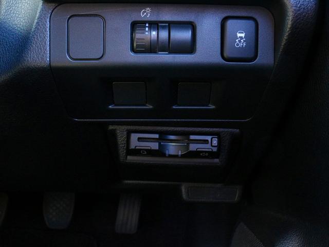 インプレッサスポーツ １．６ｉ　水平対向ツインカム　５速マニュアル　Ｃ型モデル　ＡＷＤ　ＶＤＣ　ヒルスタートアシスト　フルオートエアコン　インフォメーションメーター　ＥＴＣ　ＨＩＤヘッドランプ　リモコンキー２個　禁煙車　１オーナー（28枚目）