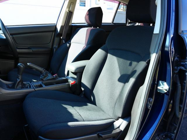 インプレッサスポーツ １．６ｉ　水平対向ツインカム　５速マニュアル　Ｃ型モデル　ＡＷＤ　ＶＤＣ　ヒルスタートアシスト　フルオートエアコン　インフォメーションメーター　ＥＴＣ　ＨＩＤヘッドランプ　リモコンキー２個　禁煙車　１オーナー（34枚目）