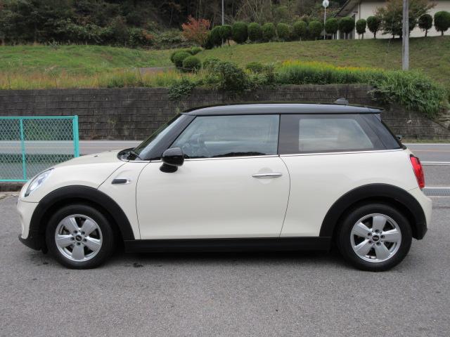 MINI クーパー ターボ 6速AT 純正8.8インチHDDナビ Bluetooth LEDヘッドライト バックカメラ クリアランスソナー ETC アイドリングストップ 禁煙車(4枚目)