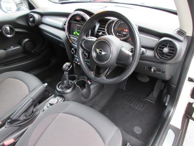 MINI クーパー ターボ 6速AT 純正8.8インチHDDナビ Bluetooth LEDヘッドライト バックカメラ クリアランスソナー ETC アイドリングストップ 禁煙車(19枚目)