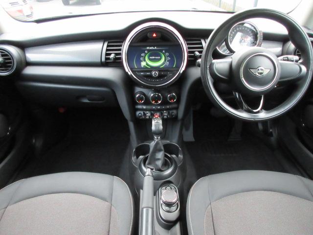 MINI クーパー ターボ 6速AT 純正8.8インチHDDナビ Bluetooth LEDヘッドライト バックカメラ クリアランスソナー ETC アイドリングストップ 禁煙車(21枚目)