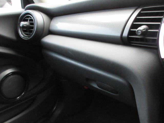 MINI クーパー ターボ 6速AT 純正8.8インチHDDナビ Bluetooth LEDヘッドライト バックカメラ クリアランスソナー ETC アイドリングストップ 禁煙車(30枚目)