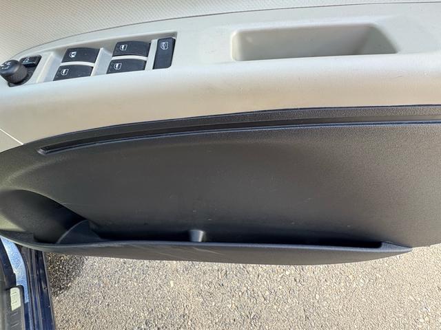 タントエグゼ Ｇ　２ＷＤ　禁煙車　ＬＥＤヘッドライト　ドライブレコーダー　ナビ（ＣＤ　ＤＶＤ　ＴＶ　Ｂｌｕｅｔｏｏｔｈオーディオ）盗難防止アラーム　イモビライザー　オーバーヘッドコンソール（18枚目）