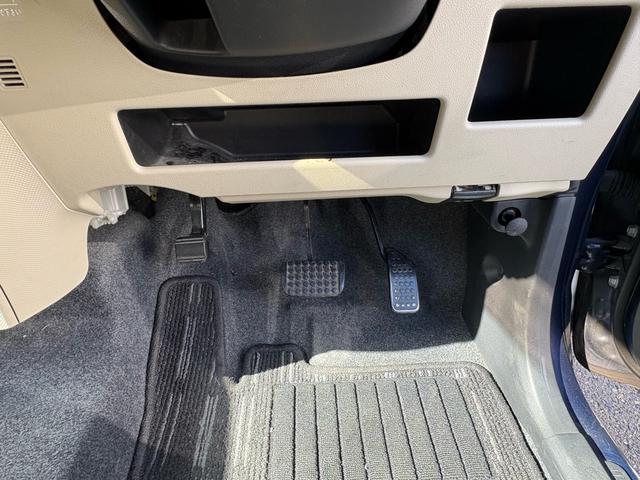タントエグゼ Ｇ　２ＷＤ　禁煙車　ＬＥＤヘッドライト　ドライブレコーダー　ナビ（ＣＤ　ＤＶＤ　ＴＶ　Ｂｌｕｅｔｏｏｔｈオーディオ）盗難防止アラーム　イモビライザー　オーバーヘッドコンソール（31枚目）