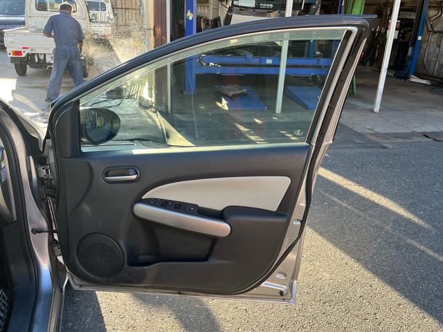 デミオ １３Ｃ　２ＷＤ　　　禁煙車　ＣＤ　５速ＭＴ　電動格納ドアミラー　集中ロック　パワステ　パワーウインドウ　ＡＢＳ（22枚目）