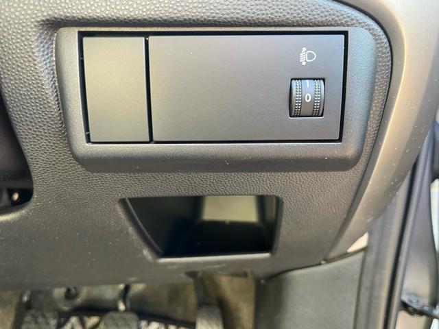 デミオ １３Ｃ　２ＷＤ　　　禁煙車　ＣＤ　５速ＭＴ　電動格納ドアミラー　集中ロック　パワステ　パワーウインドウ　ＡＢＳ（46枚目）