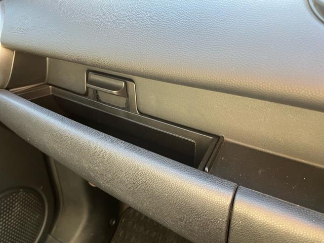 デミオ １３Ｃ　２ＷＤ　　　禁煙車　ＣＤ　５速ＭＴ　電動格納ドアミラー　集中ロック　パワステ　パワーウインドウ　ＡＢＳ（50枚目）