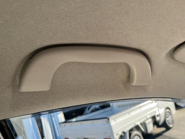 デミオ １３Ｃ　２ＷＤ　　　禁煙車　ＣＤ　５速ＭＴ　電動格納ドアミラー　集中ロック　パワステ　パワーウインドウ　ＡＢＳ（53枚目）