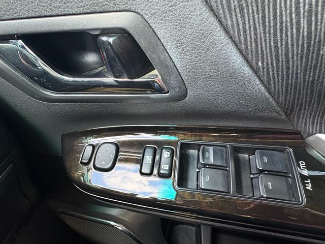 自社整備工場完備しておりますので、隅々まで点検整備をしてお車をお渡しいたします！