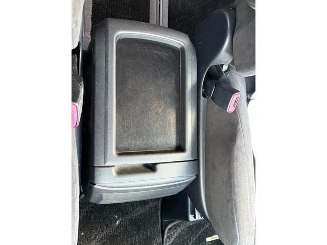 ドリンクホルダーを使用しないときは収納できます。