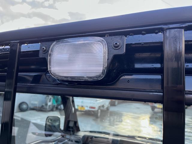 アクティトラック 　４ＷＤ　ワンオーナー　５ＭＴ　ＰＳ　ＡＢＳ　荷台作業灯　フォグランプ　ＡＣ　ＰＷ　ライトレベライザー　外１２アルミ（16枚目）