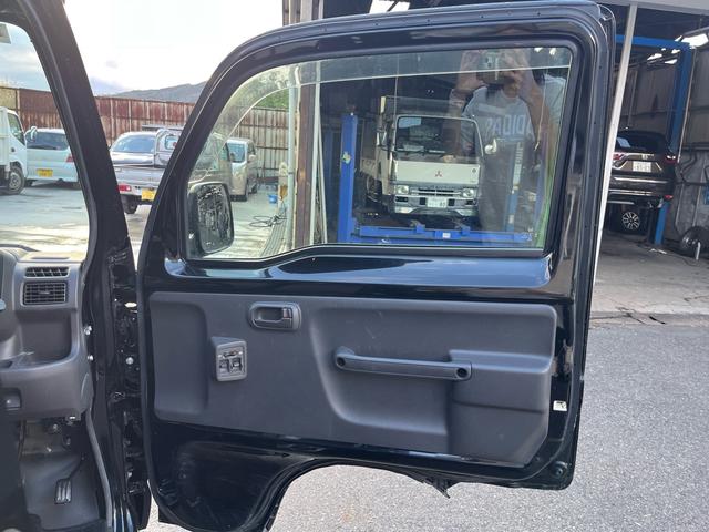 アクティトラック 　４ＷＤ　ワンオーナー　５ＭＴ　ＰＳ　ＡＢＳ　荷台作業灯　フォグランプ　ＡＣ　ＰＷ　ライトレベライザー　外１２アルミ（21枚目）